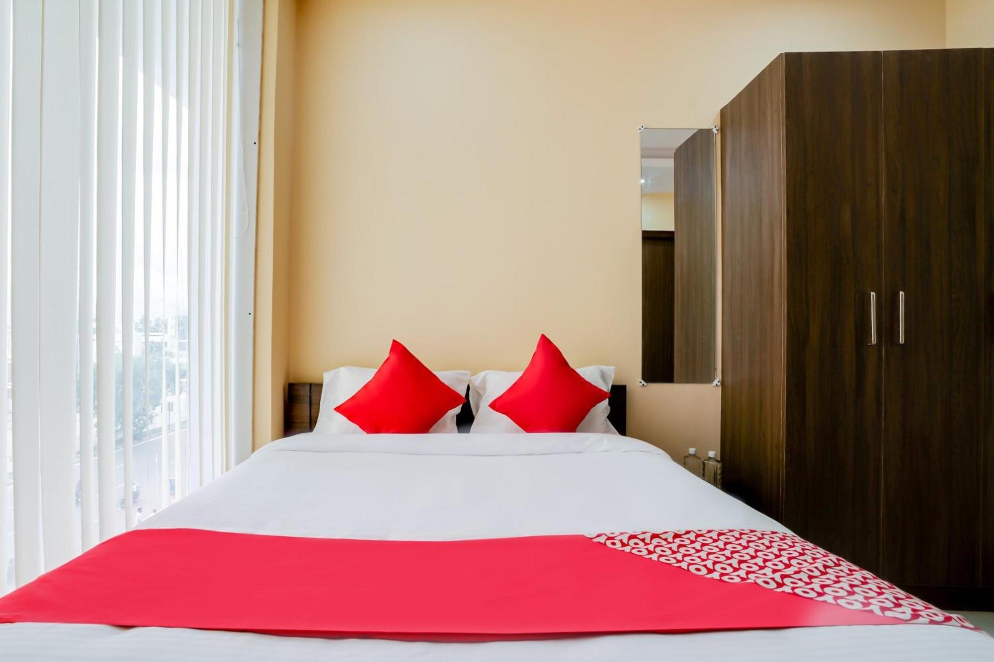 Hotel O Alekhya Residency Cafe Bahar Sururnagar Exterior foto