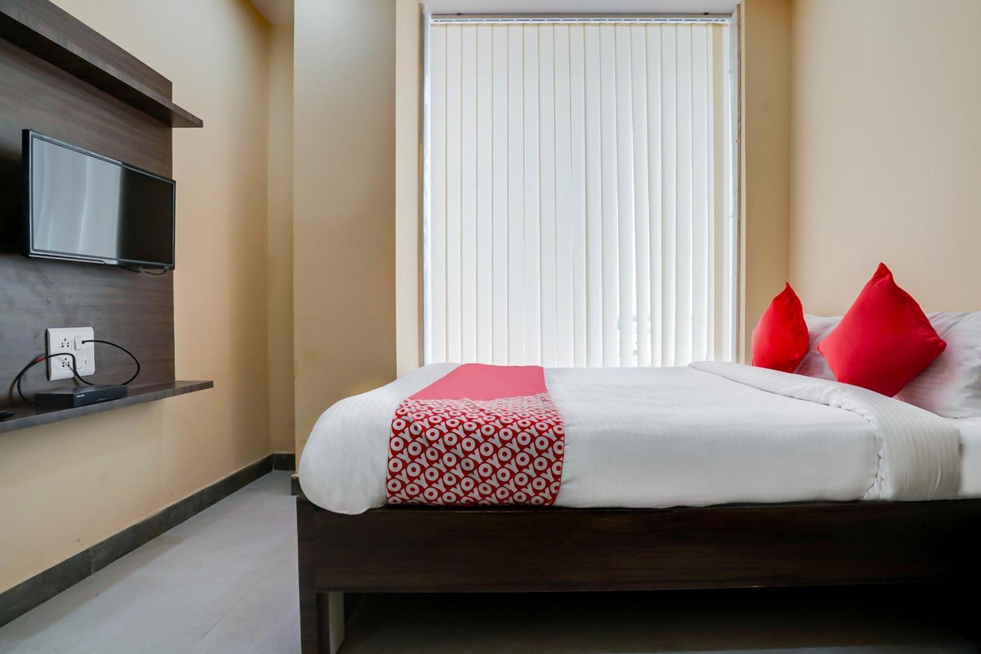 Hotel O Alekhya Residency Cafe Bahar Sururnagar Exterior foto